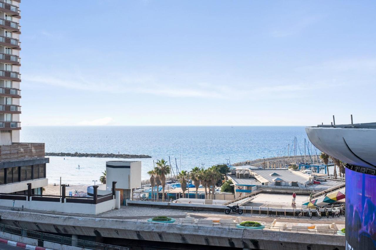 Glorious Renovated Apartment On Top Of The Beach Tel Aviv Exterior foto